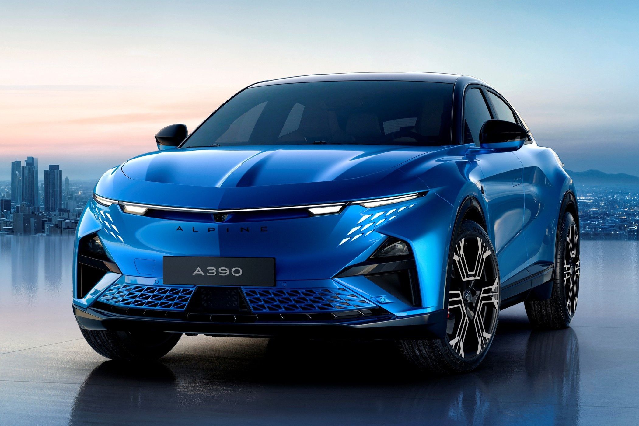 Серийный Alpine A390: три мотора, две версии, клиренс 152 мм и масса более 2,1 т