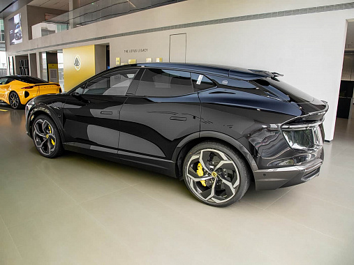 Lotus Eletre 900