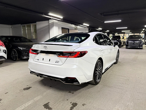 Toyota Camry IX (XV80)