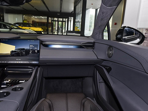 Lotus Eletre 900