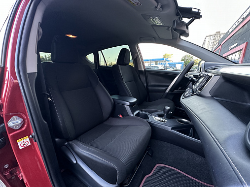 Toyota RAV4 IV
