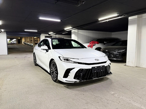 Toyota Camry IX (XV80)