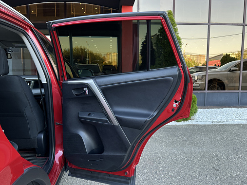 Toyota RAV4 IV