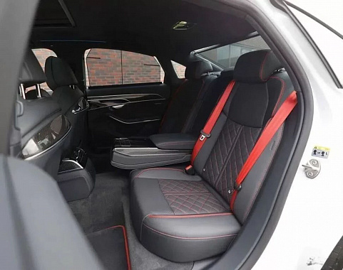 AudiㅤS8