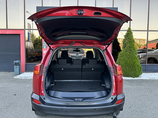 Toyota RAV4 IV
