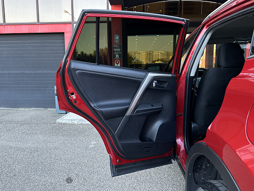 Toyota RAV4 IV