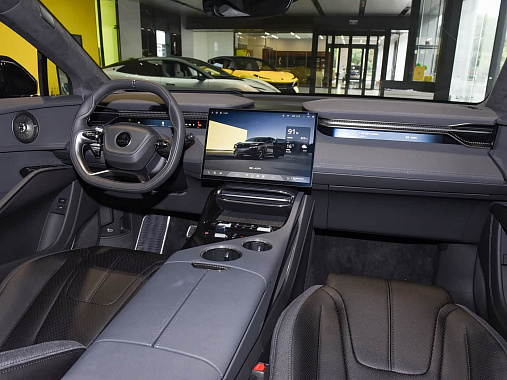 Lotus Eletre 900