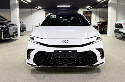 Toyota Camry IX (XV80)