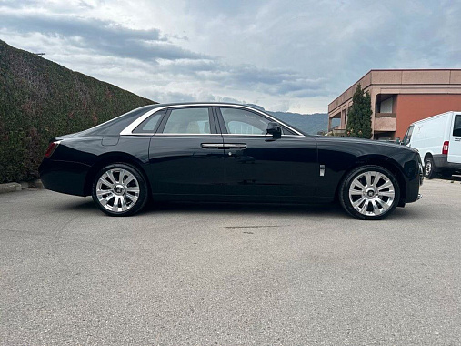 Rolls-RoyceㅤGhost, II